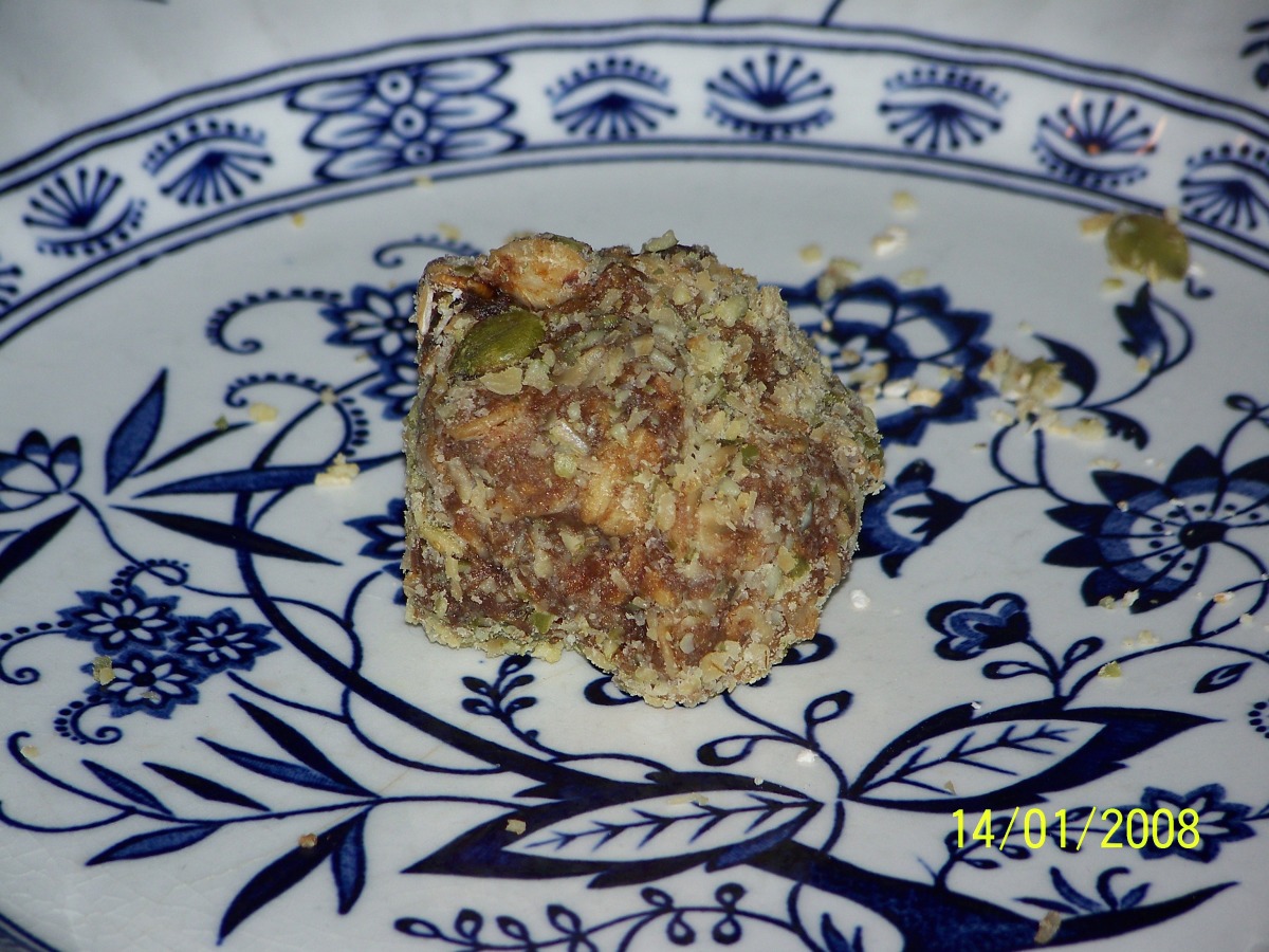 No Bake Almond Oat Energy Bites