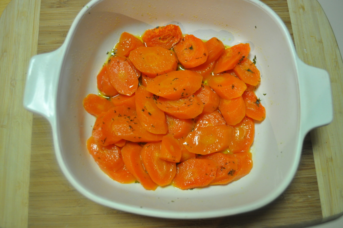 Parsley Buttered Carrots for the Microwave image
