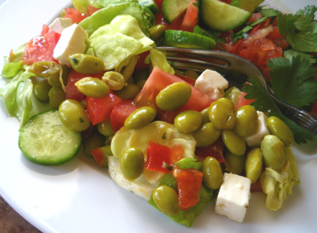Mediterranean Salad With Edamame_image