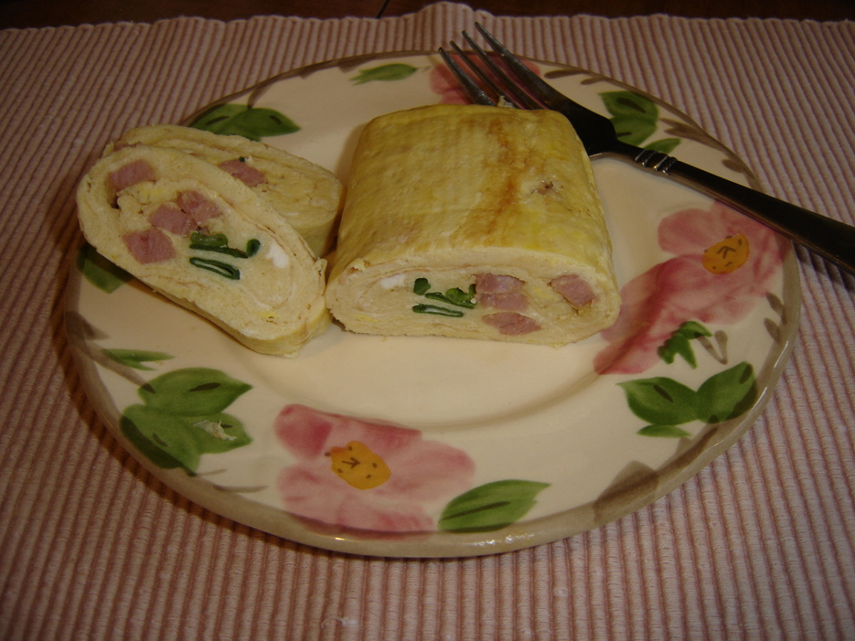 Tamagoyaki With Green Onions and Ham_image
