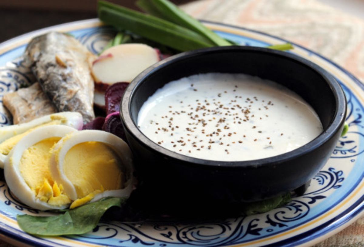 Buttermilk Dressing with Herbs & Green Pepper