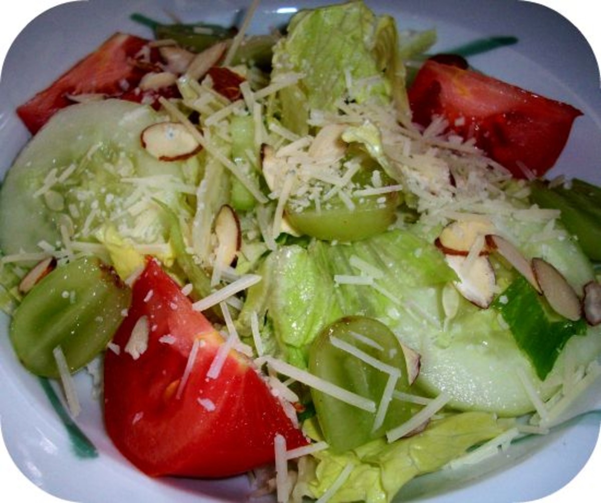 Simply Elegant Salad With Balsamic Raspberry Vinaigrette_image