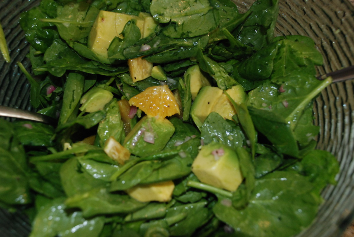Asian Spinach Salad With Orange and Avocado_image