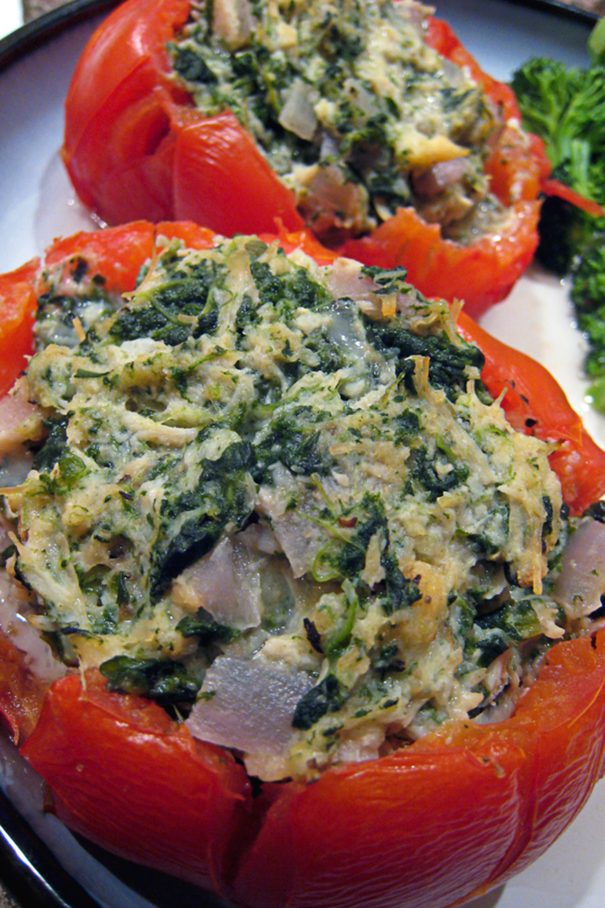 Baked Tomatoes Stuffed With Chicken and Spinach