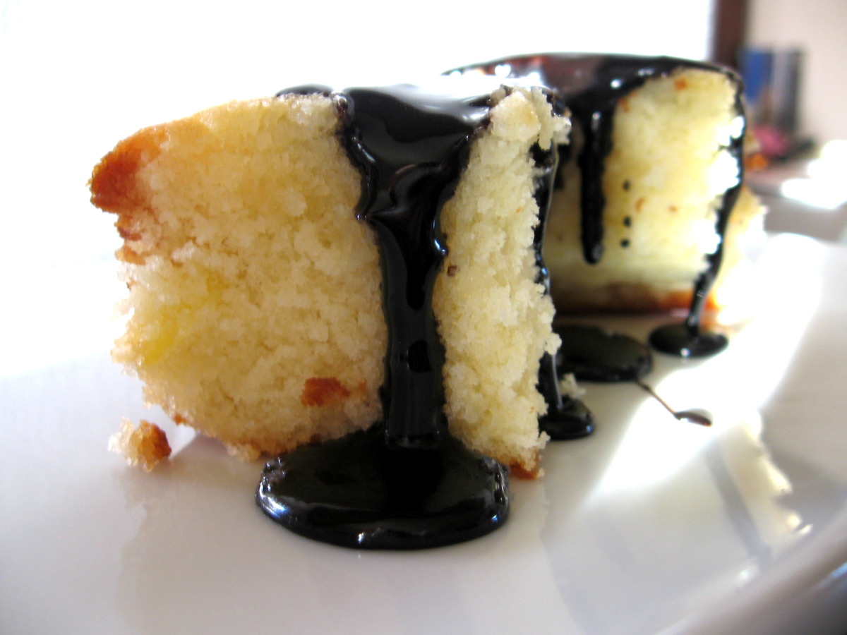 Romano Macaroni Grill Chocolate Cake with Fudge Sauce