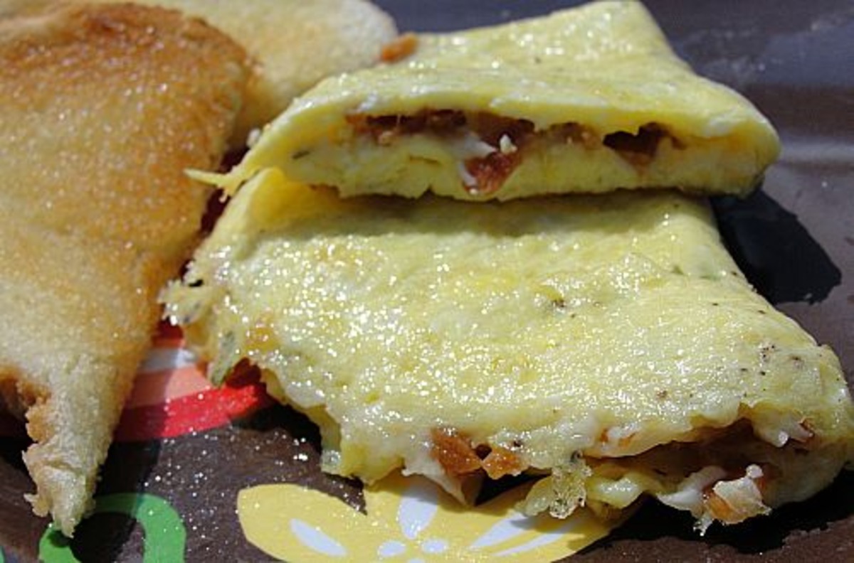 Omelet With Bacon and Parmesan Cheese_image