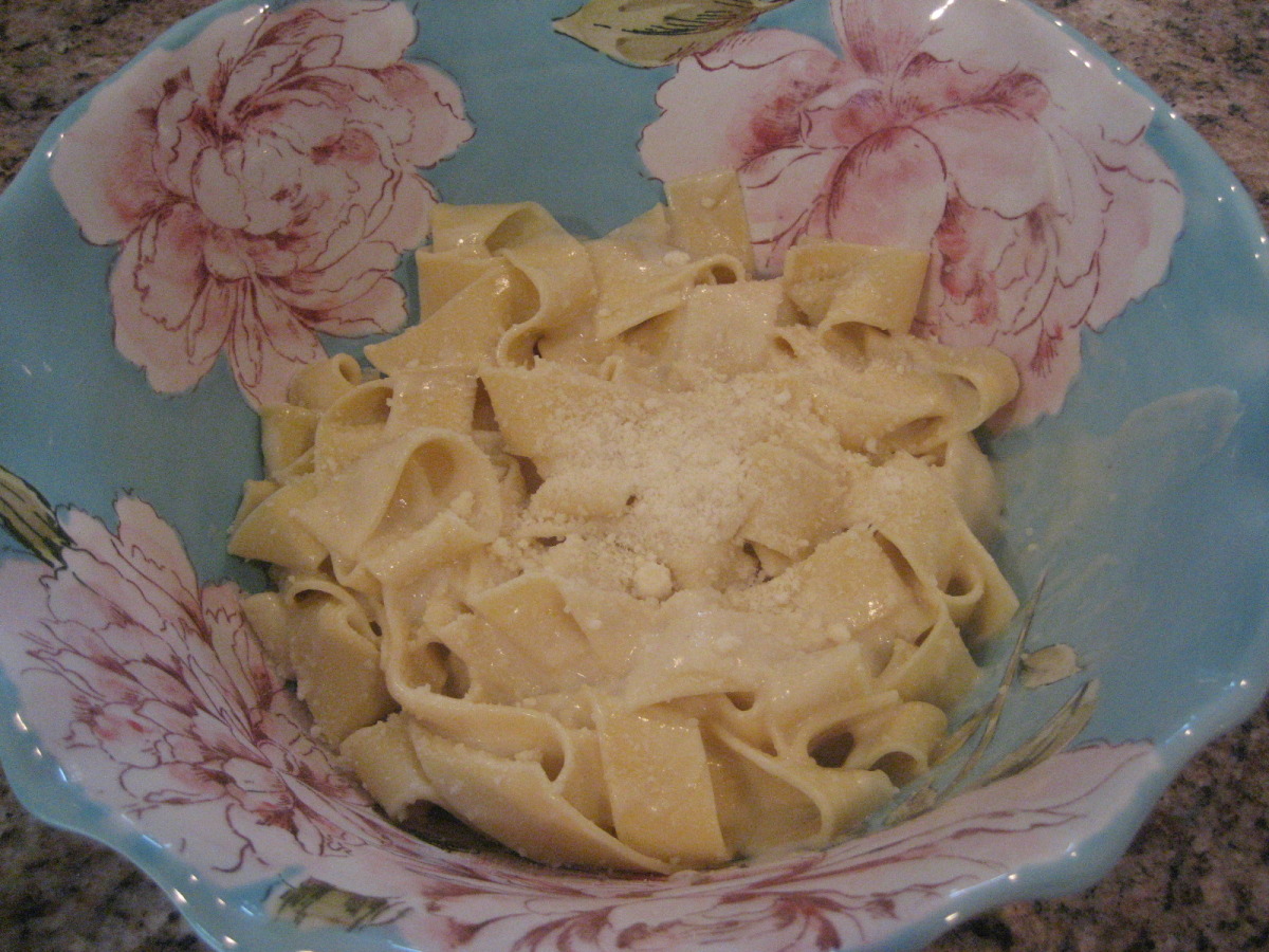 Basic Italian White Cream Sauce Like an Alfredo or Bechamel