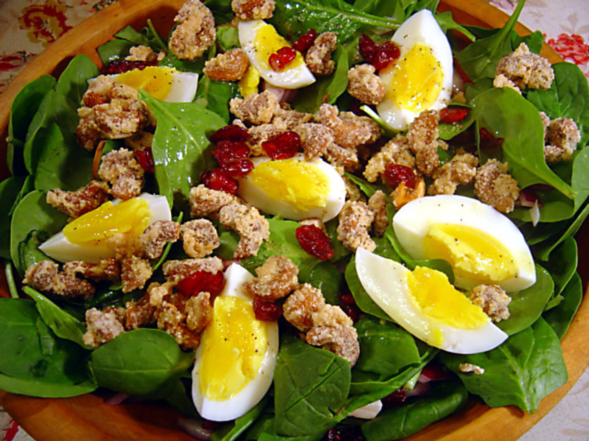Spinach Salad With Candied Cashews