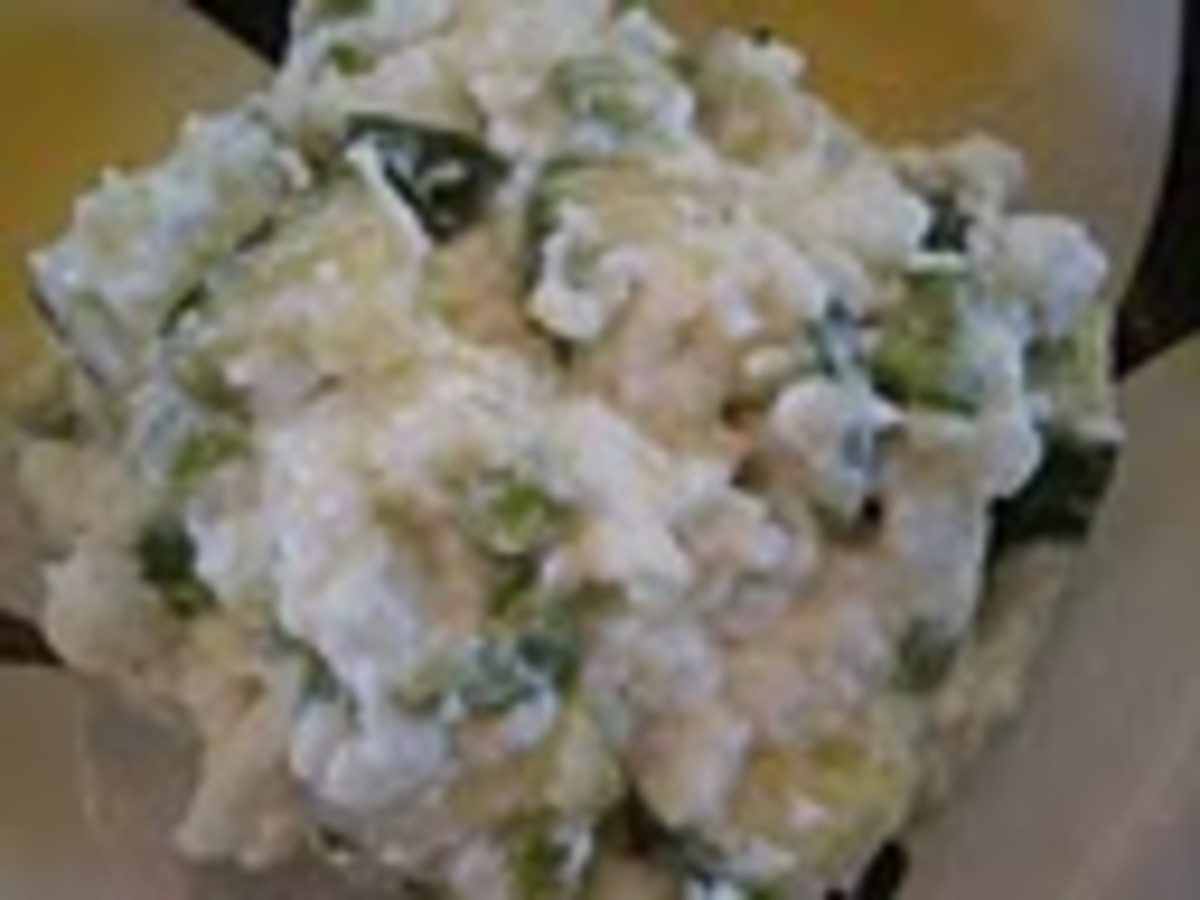 Cucumbers With Onion and Cheese_image