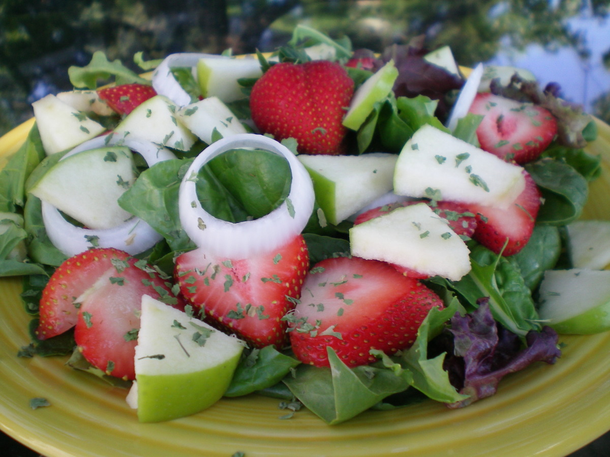 Weight Watchers Spinach and Fruit Salad image