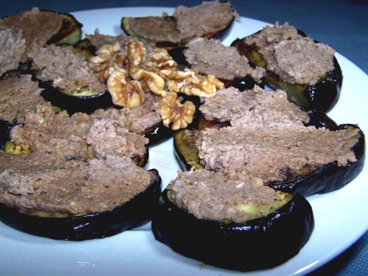 Moldovan Eggplant With Garlic and Walnut Sauce (Appetizer)_image