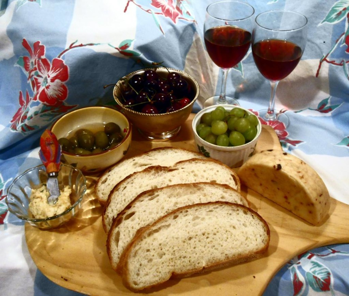 Horiatiko Psomi: Crusty Country Bread-image