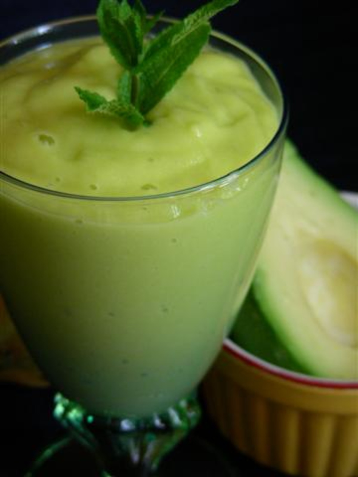 Green Machine Smoothies (Mango and Avocado)_image