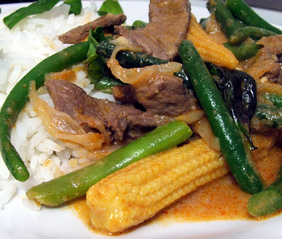 Thai Chilli Beef and Bean Stir-Fry With Basil