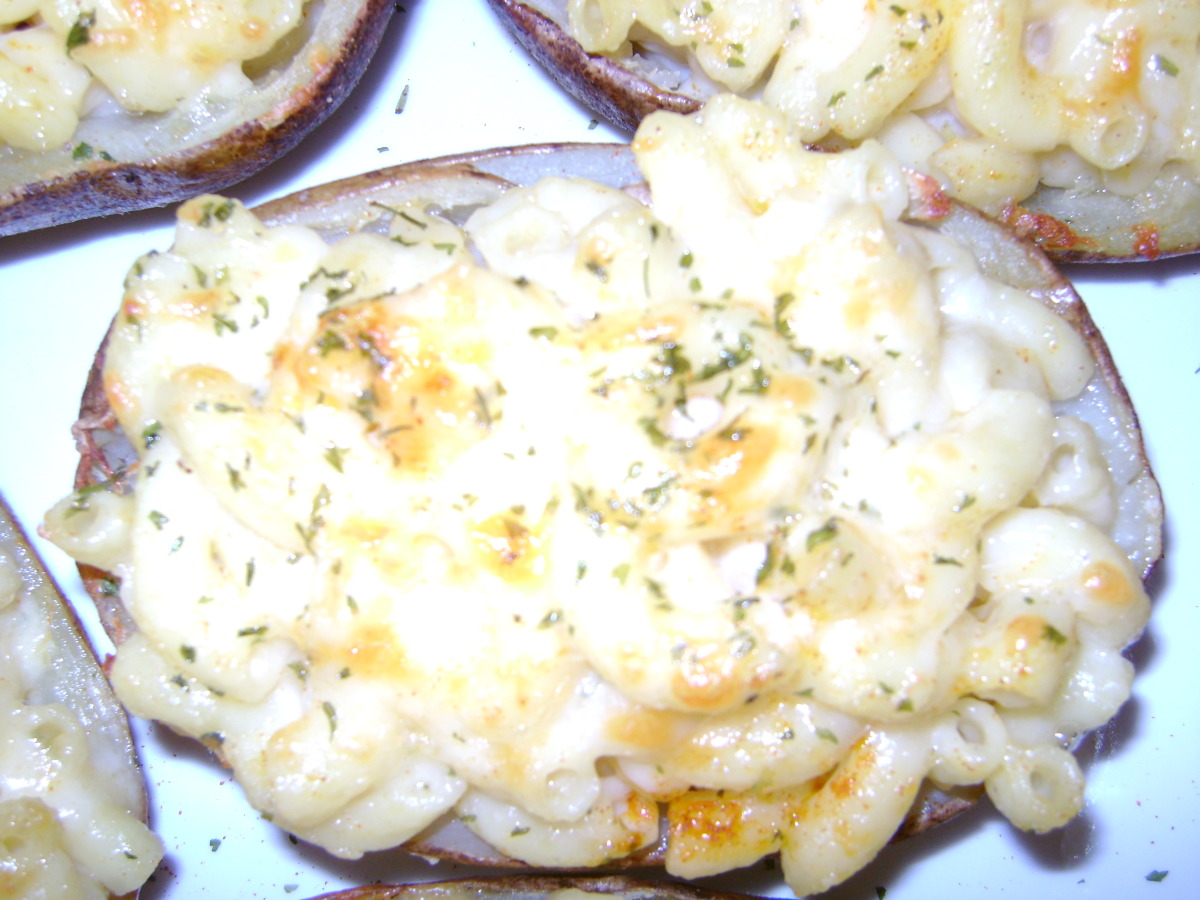 Mac and Cheese in a Potato