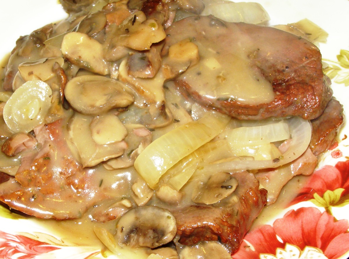 Herbed Mushroom Round Steak Crock Pot Recipe