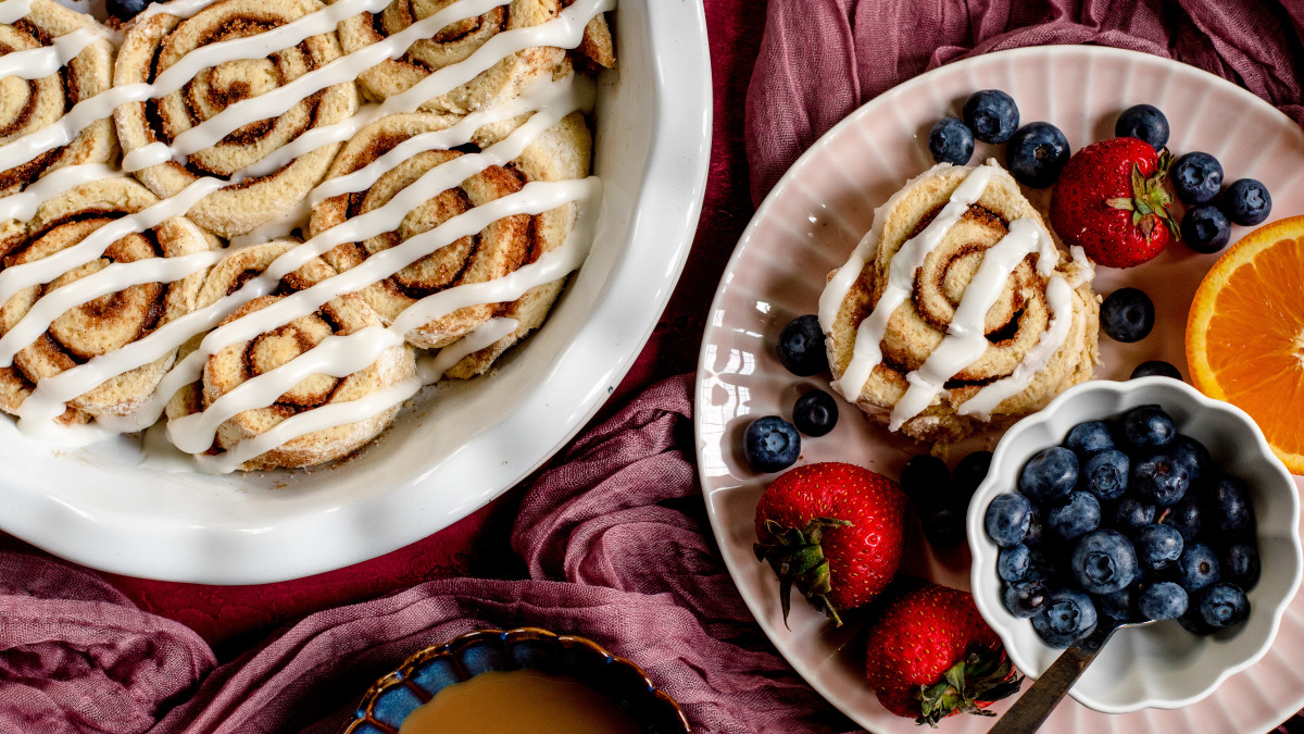 BisQuickie Cinnamon Rolls