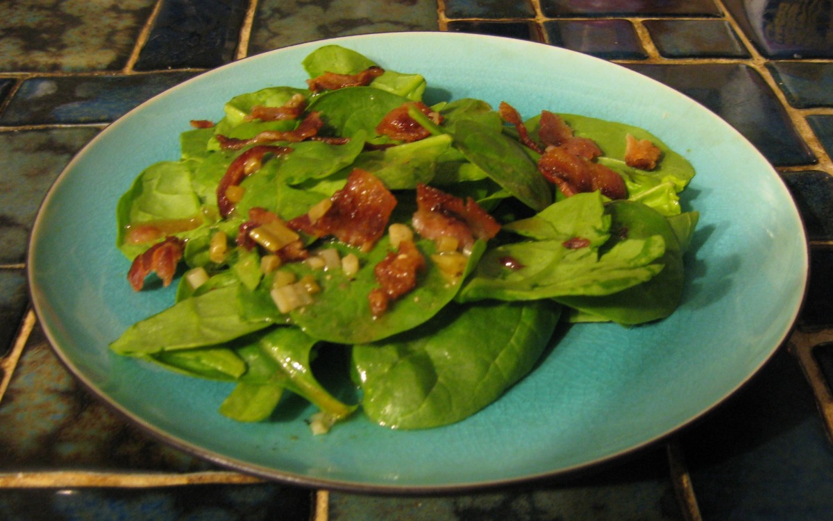 Basic Spinach Salad With Hot Bacon Dressing_image