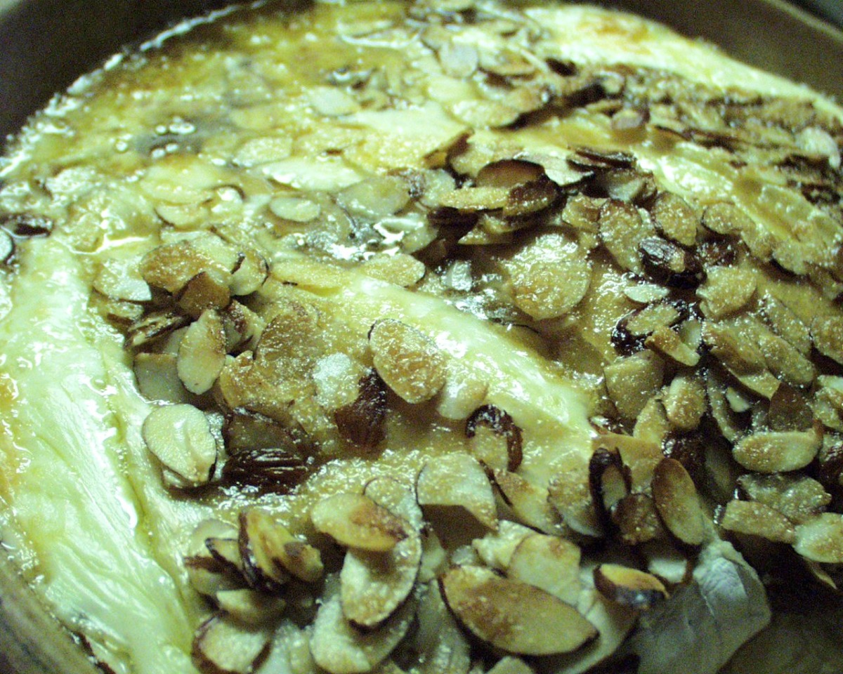 Brown Sugar Walnut Baked Brie – Lemon Tree Dwelling