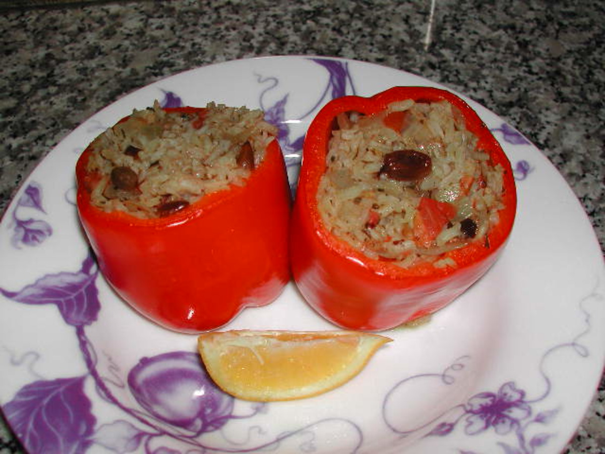 Stuffed Red Bell Peppers With Rice, Pine Nuts and Currants_image