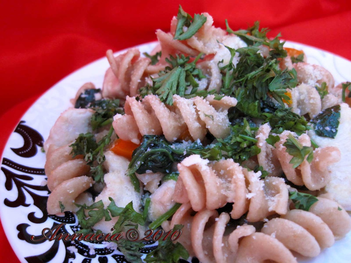 Bow-Tie Pasta With Chicken & Spinach image