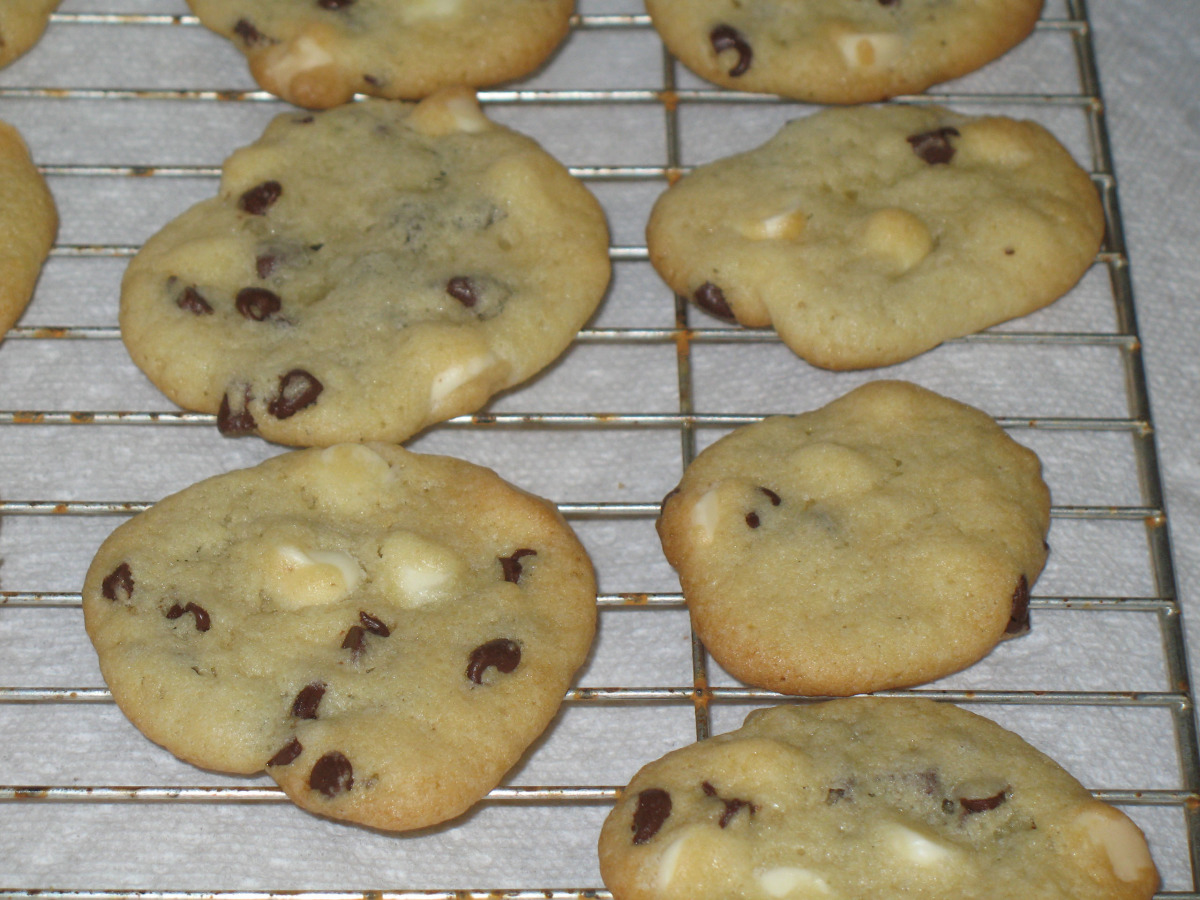 Refreshing Mint-Chocolate Chip Cookies_image