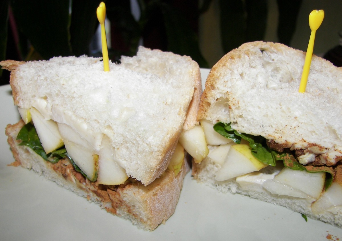 Brie & Spiced Pear Paste Sandwich_image