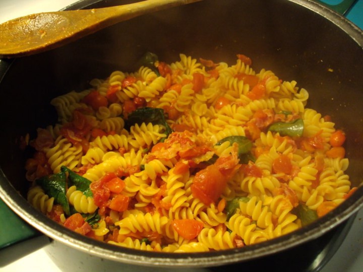 Fusilli With Tomatoes, Spinach, and Prosciutto image