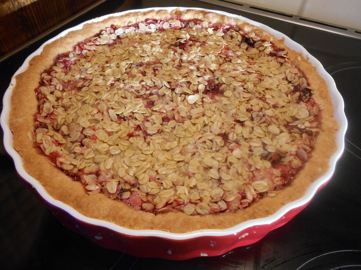 Lingonberry Crumb Pie