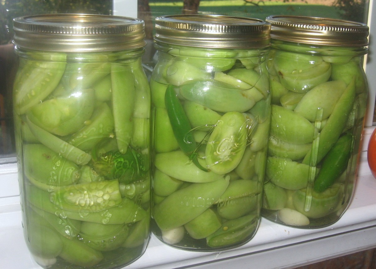 Fall Harvest Pickled Green Tomatoes