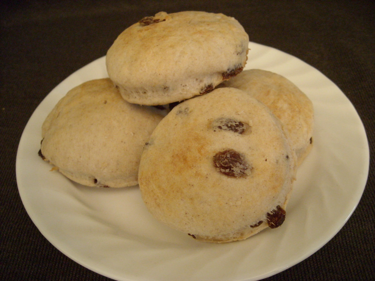 Cinnamon Raisin Biscuits (Hardees Clone)_image