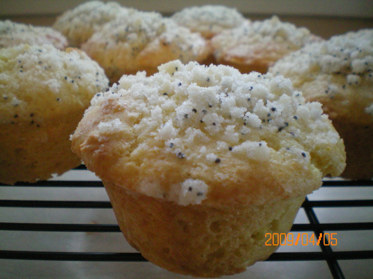 Orange Scented Sour Cream Muffins With Poppy Seed Streusel_image