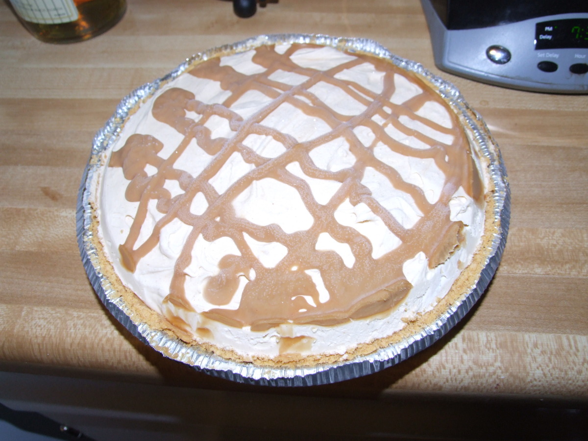 Reese's Creamy No Bake Pie - Easy image