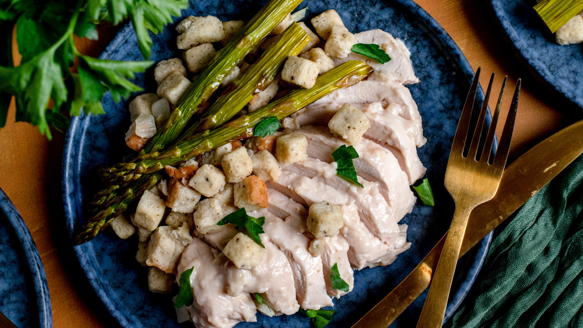 Crock Pot Chicken, Gravy and Stuffing