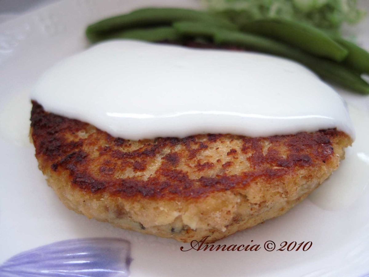 Salmon Burgers With Lemon-Sour Cream Sauce Recipe - Food.com