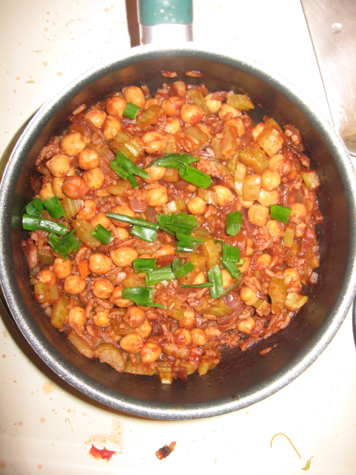 Gingery Chickpeas in Spicy Tomato Sauce