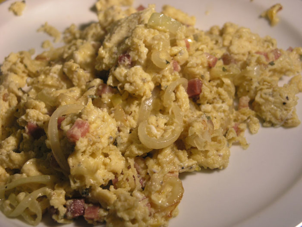 Nitko's Scrambled Eggs With Onion and Bacon image