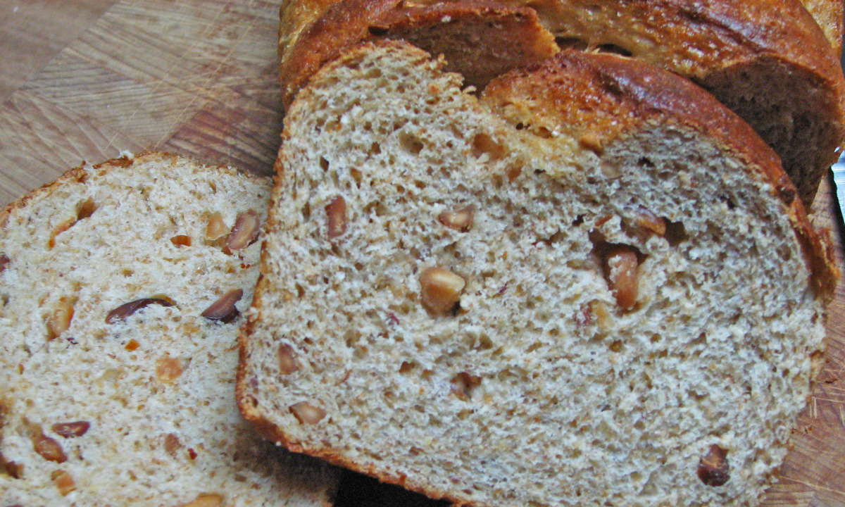 Salted Peanut Bread (for bread machine) image