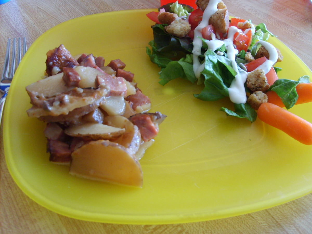 Scalloped Ham and Potatoes in the Crock Pot: A Comforting Classic