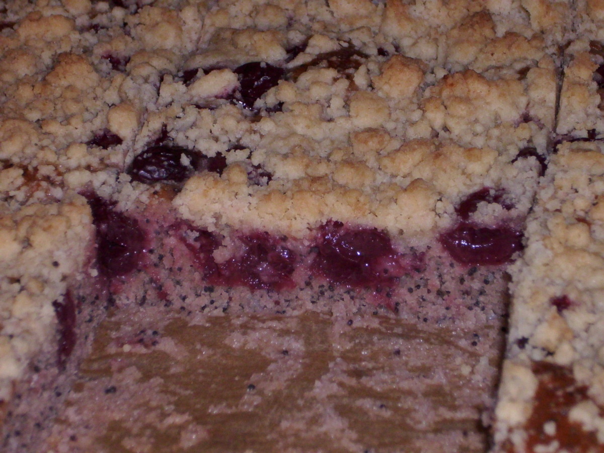 Poppy-Seed-Cherry-Cake With Crumble Topping image