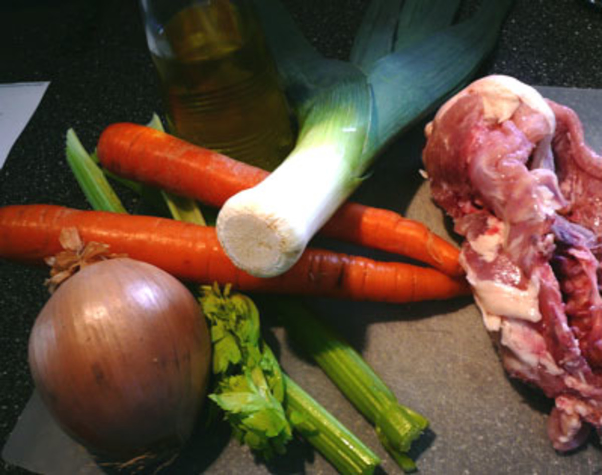 Homemade Chicken Stock  (Harry Caray's)