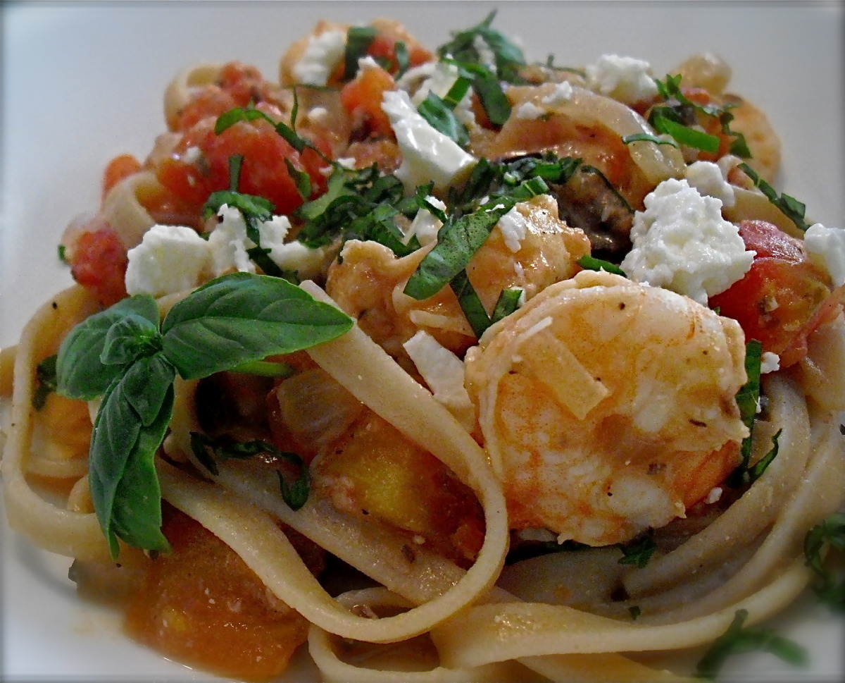 Greek Style Pasta With Shrimp and Feta_image