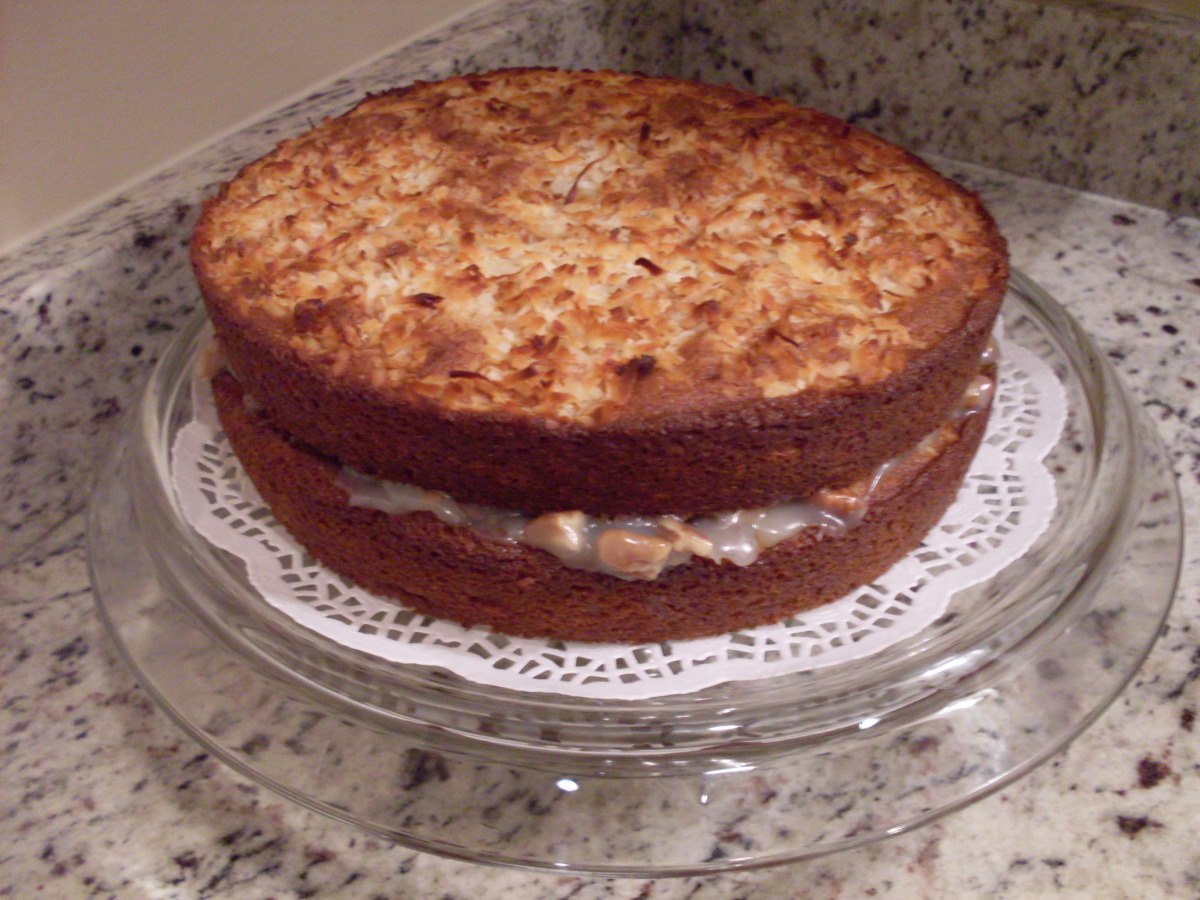 Blue Ribbon Banana Cake With Creamy Nut Filling