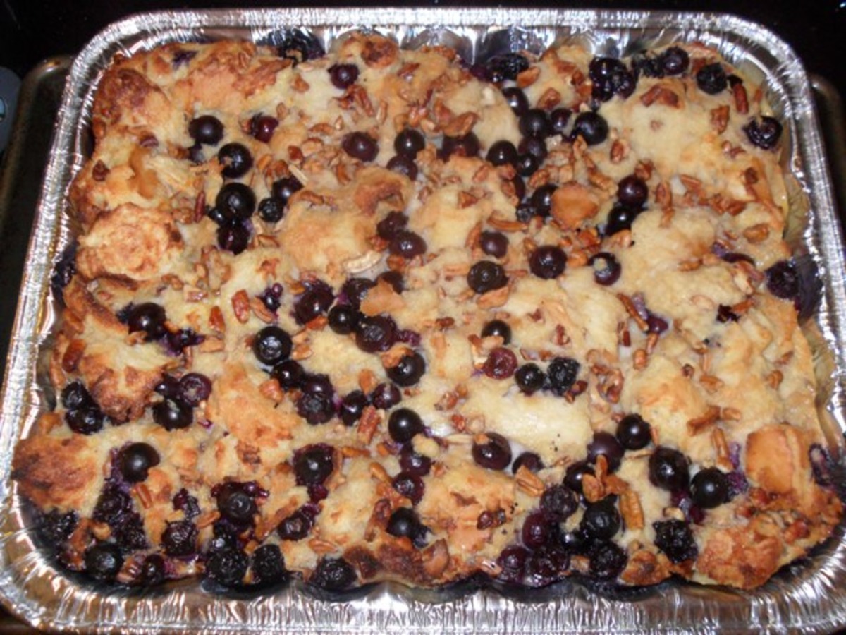 Blueberry Pecan Bread Pudding With Amaretto Sauce_image