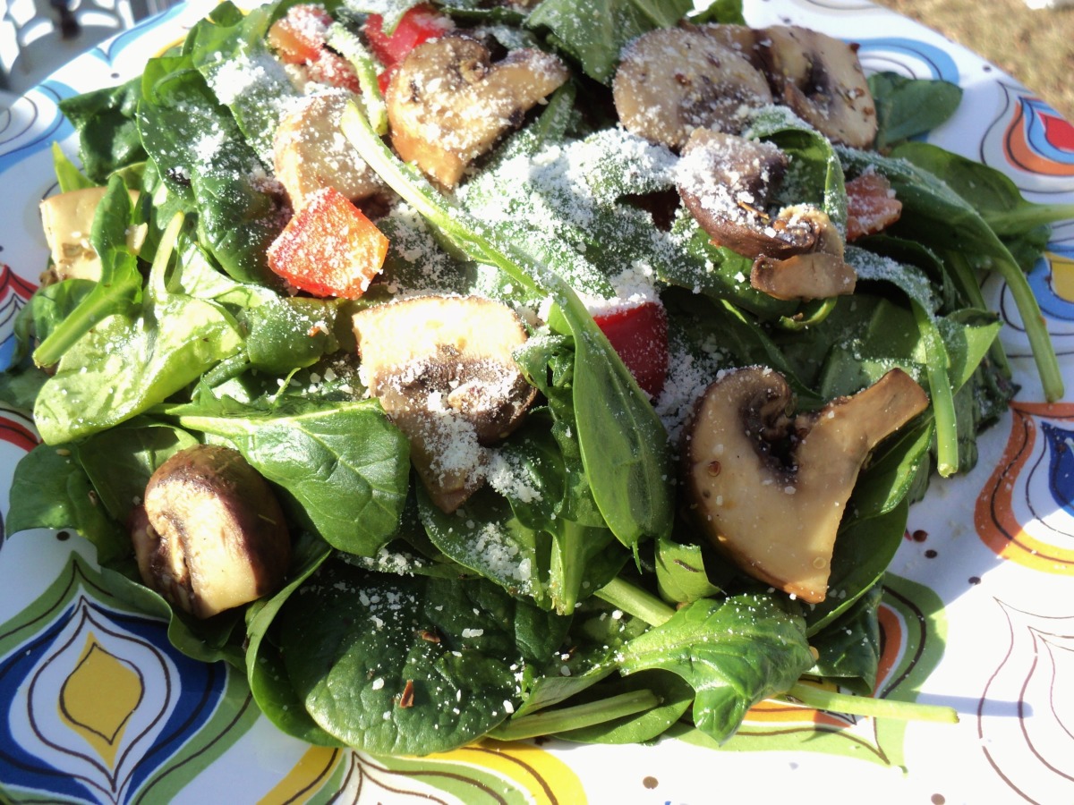 Warm Mushroom & Wilted Spinach Salad_image