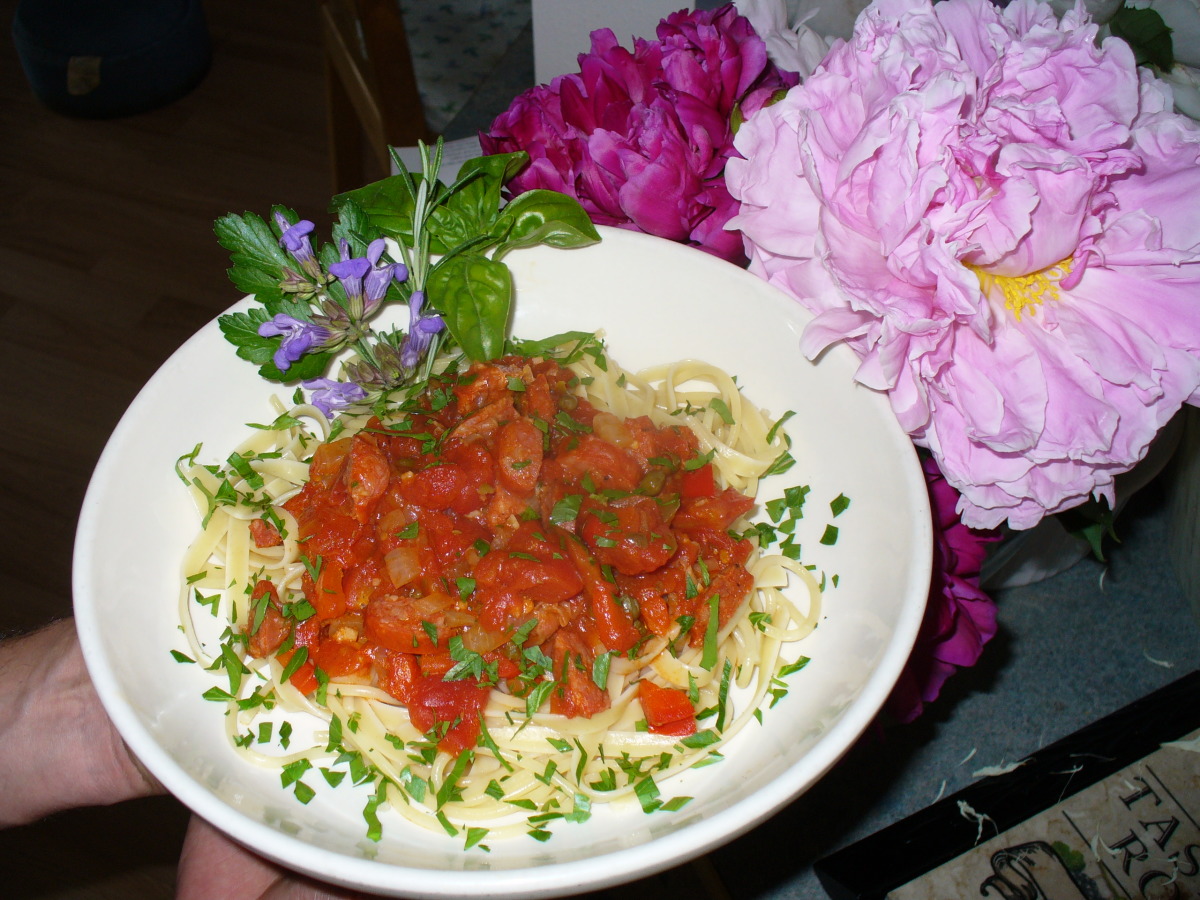 Spanish pasta pot with chorizo