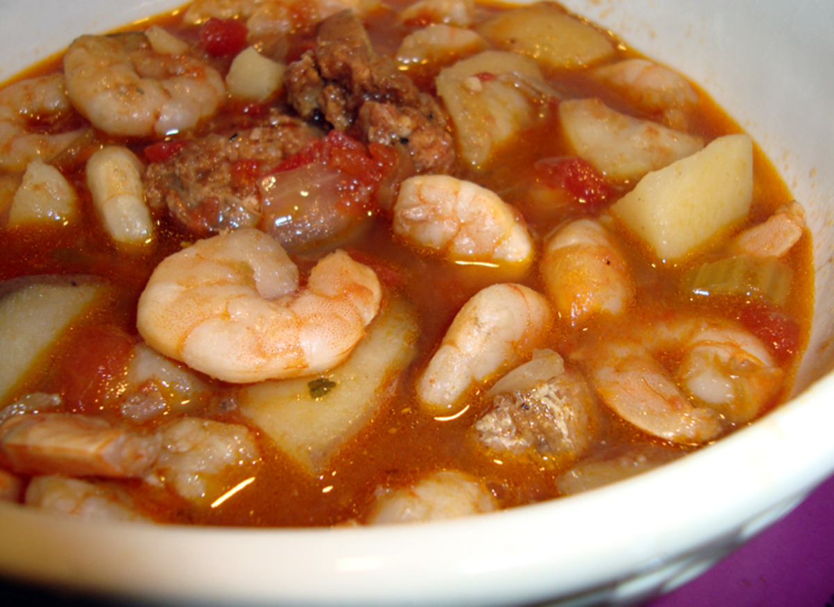 Portuguese Shrimp and Sausage Soup_image