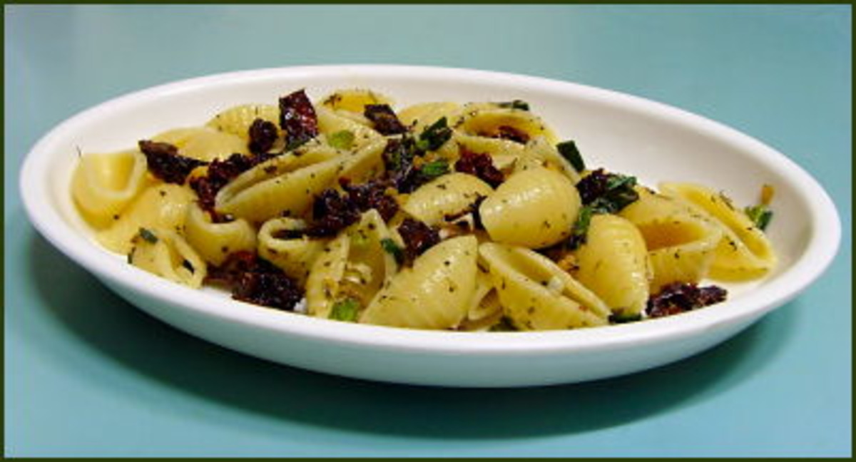 Garlic Sun-Dried Tomato Pasta image