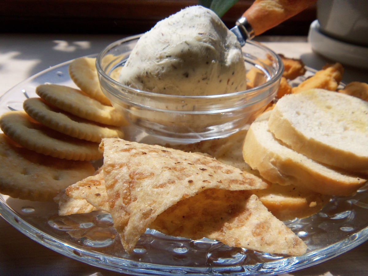 Garlic and Herb Cream Cheese (France)_image