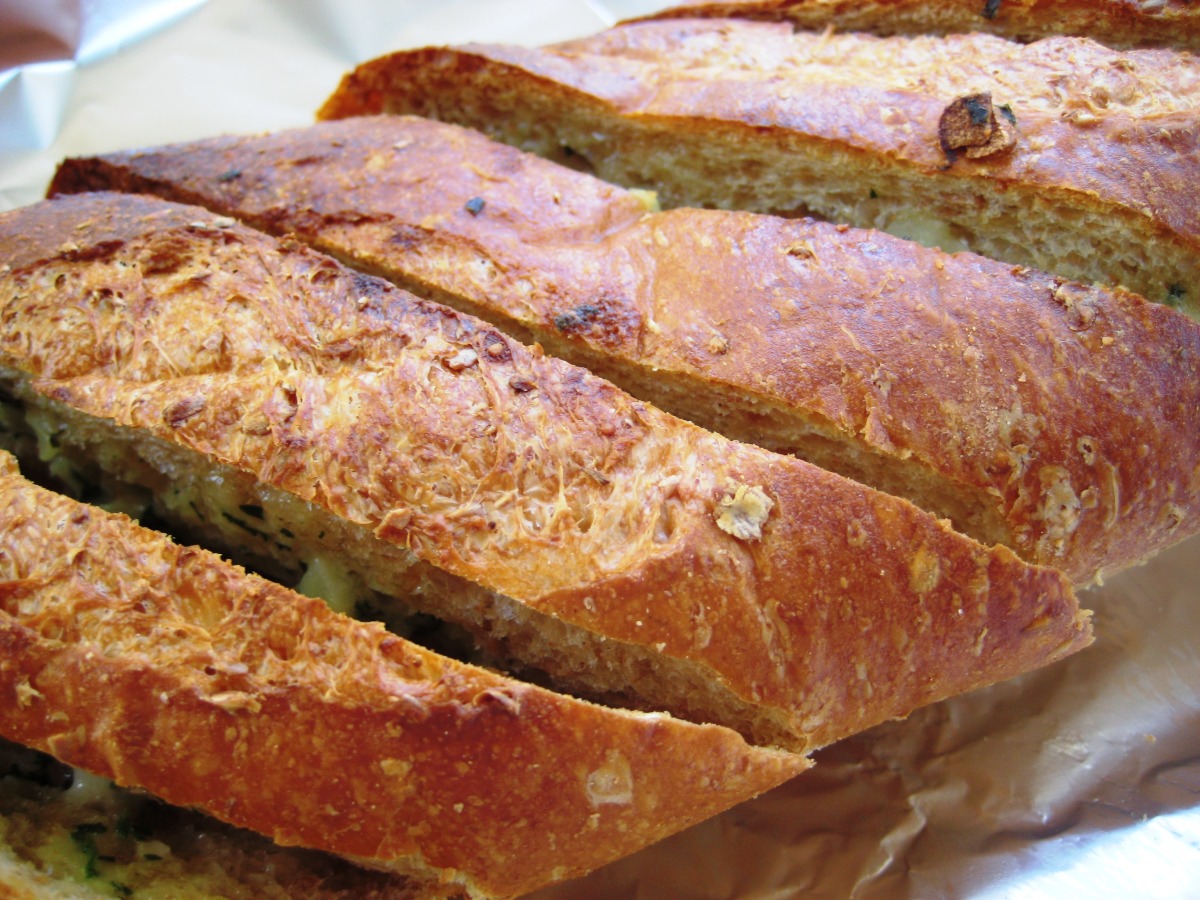 Garlic and Herb Bread (France)_image